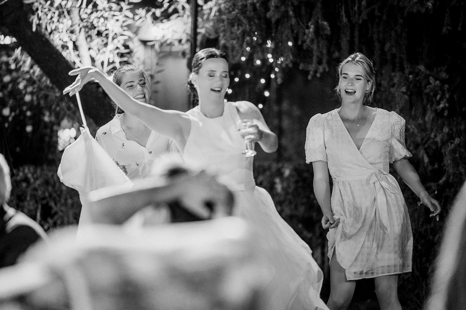 wedding party larissa photojournalism